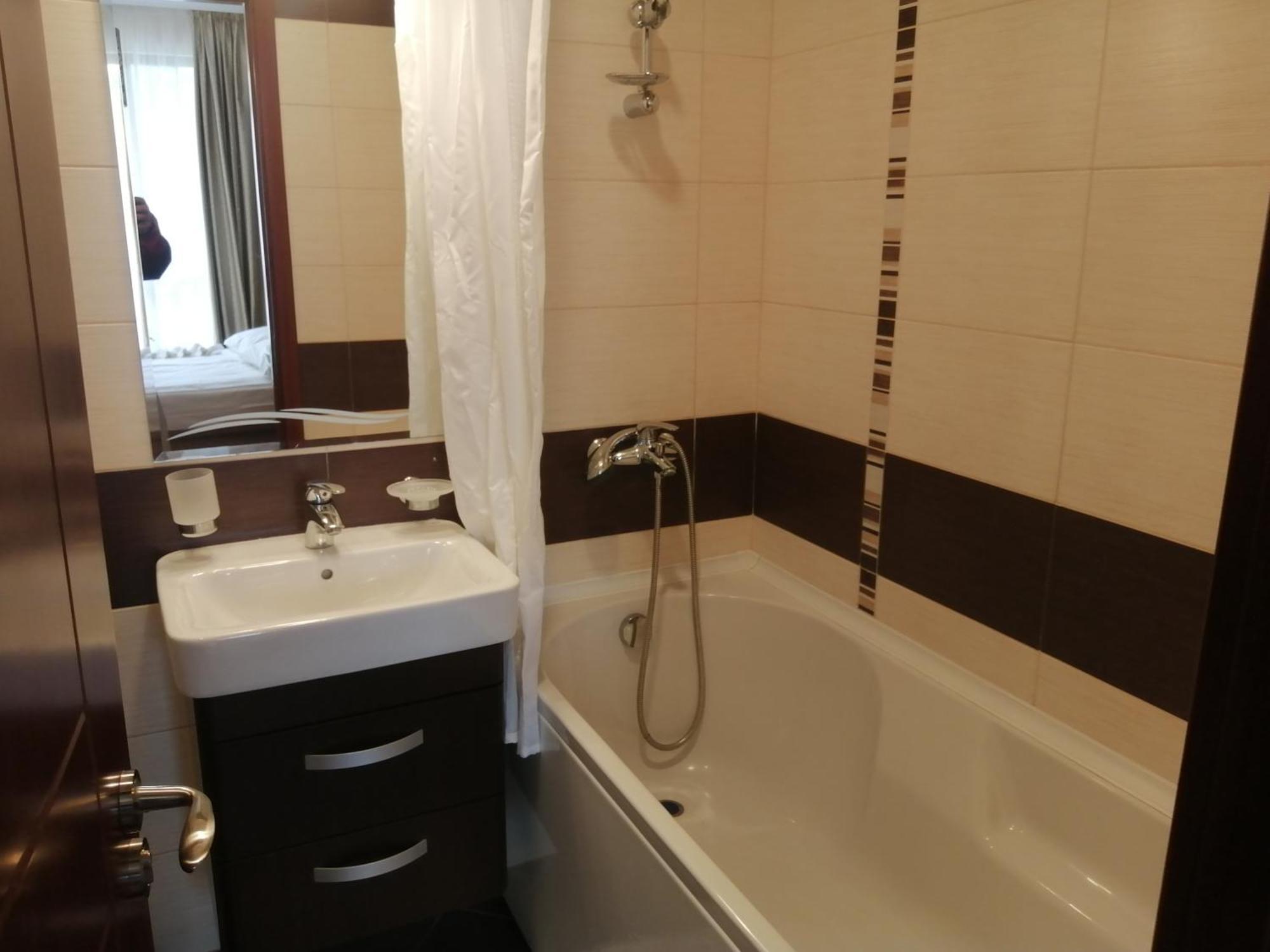 Golden Line Aparthotel โกลเดน แซนส์ ภายนอก รูปภาพ