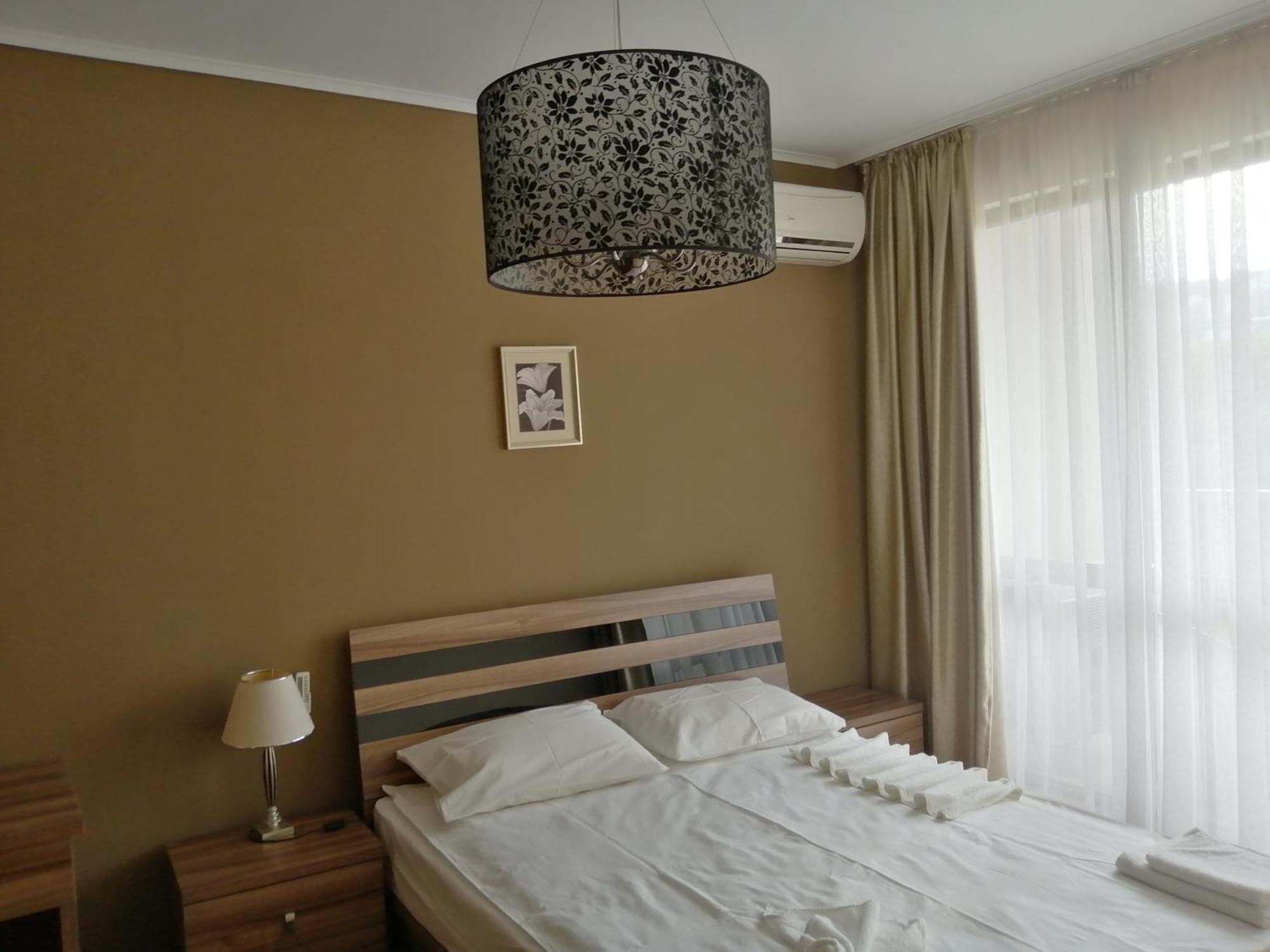 Golden Line Aparthotel โกลเดน แซนส์ ภายนอก รูปภาพ